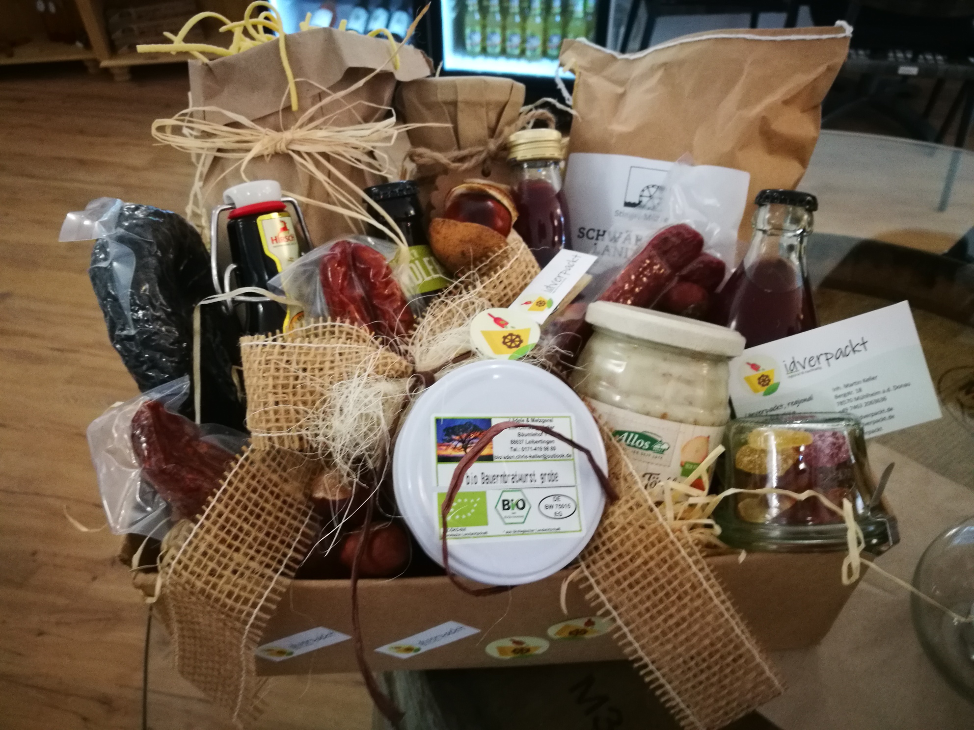 Doppelklick zum Vergrößern Geschenkkorb von idverpackt